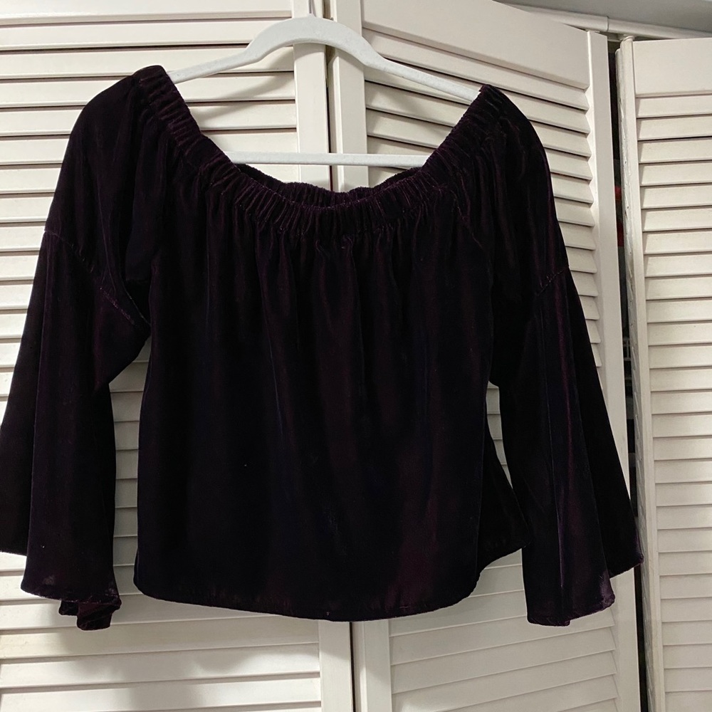 Velvet Bell shaped long sleeve shirt